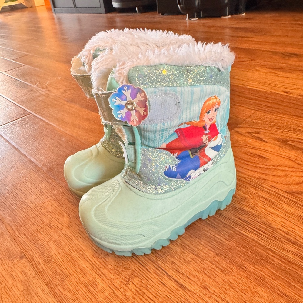 Kids' Frozen Themed Winter Boots